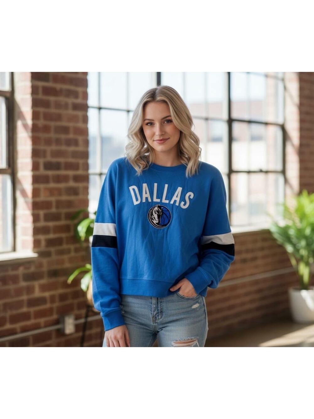 New Era Dallas Mavericks Women's Fleece Sweatshirt NBA Logo Blue Size XL